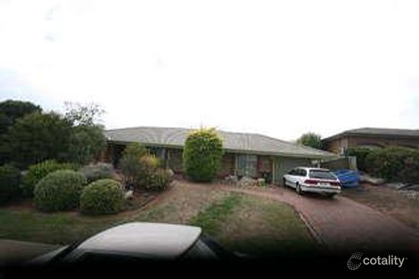 17 Slade Cres, Hallett Cove, SA 5158