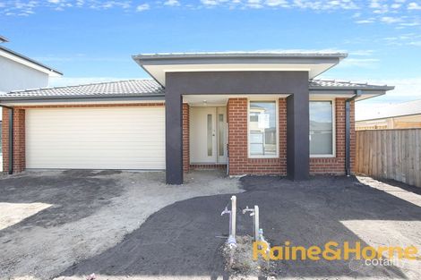 Property photo of 18 Cardex Road Clyde North VIC 3978