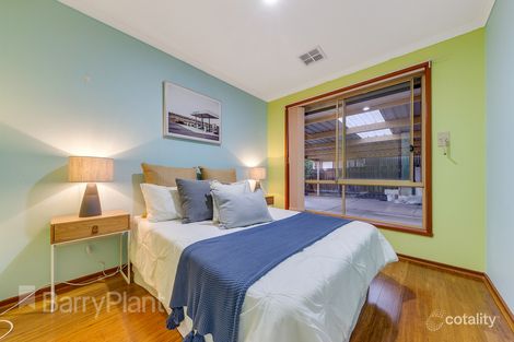 Property photo of 8 English Court Kings Park VIC 3021
