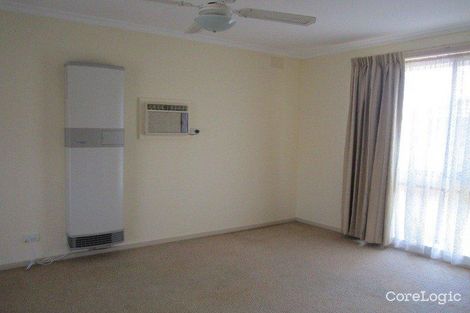 Property photo of 2/40 Stawell Street Cranbourne VIC 3977