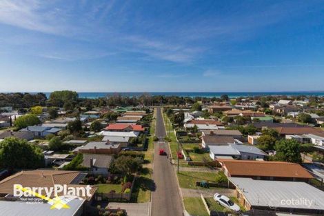 Property photo of 30 Third Avenue Rosebud VIC 3939