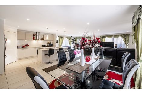 Property photo of 15 Brolin Terrace Cranbourne North VIC 3977