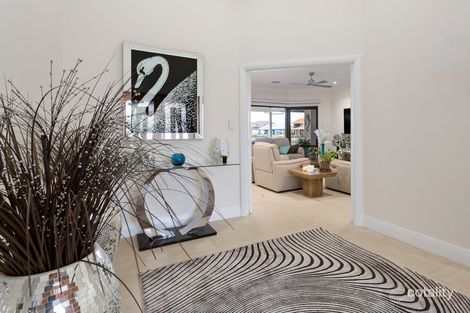 Property photo of 13 Santavea Mews Halls Head WA 6210