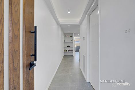 Property photo of 74 Gossia Avenue Craigieburn VIC 3064