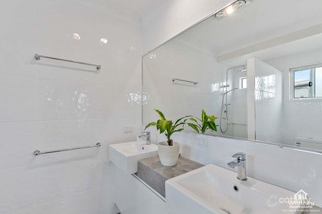 Property photo of 8 Oceanfront Court Urangan QLD 4655