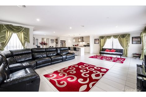 Property photo of 15 Brolin Terrace Cranbourne North VIC 3977
