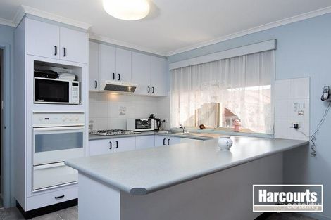 9 Rodney Ct, Skye, VIC 3977