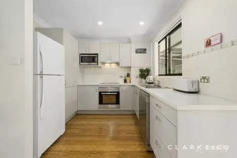 Property photo of 12 Challenge Circuit Woodrising NSW 2284