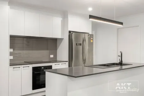 Property photo of 17 Flinders Drive Yarrabilba QLD 4207