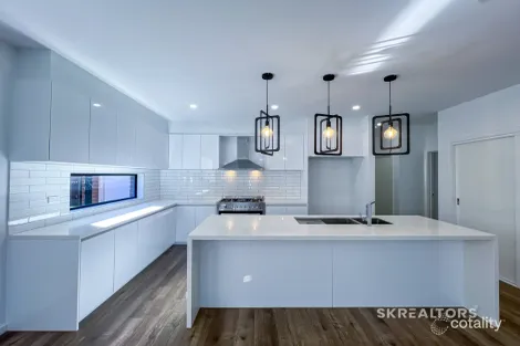 Property photo of 18 Elderberry Street Craigieburn VIC 3064