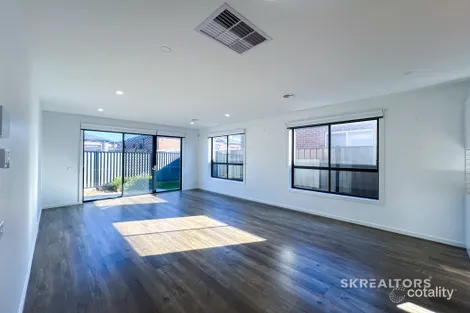 Property photo of 18 Elderberry Street Craigieburn VIC 3064