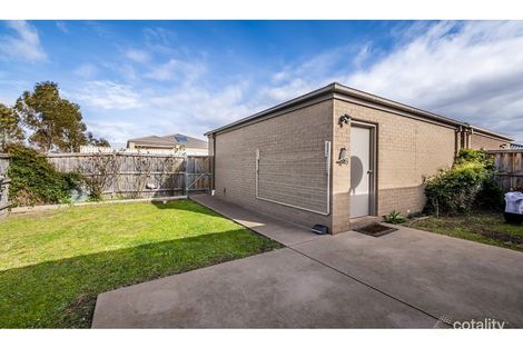 Property photo of 15 Brolin Terrace Cranbourne North VIC 3977