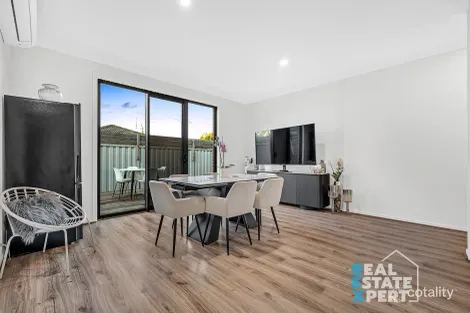 Property photo of 2/69 Somerville Road Hampton Park VIC 3976