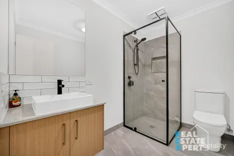 Property photo of 2/69 Somerville Road Hampton Park VIC 3976