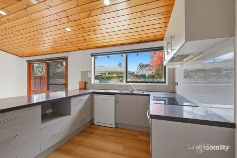 Property photo of 12 Verna Close Armidale NSW 2350