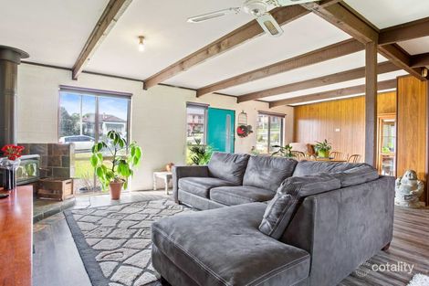 Property photo of 17 Hillside Crescent Kianga NSW 2546