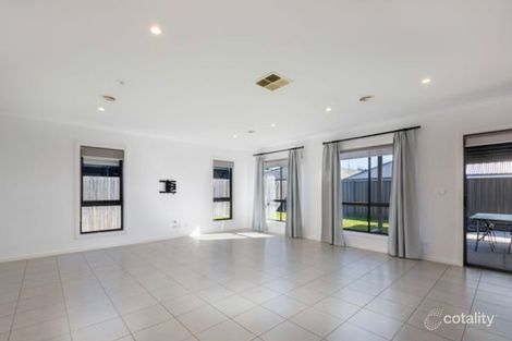 Property photo of 7 Griffiths Link Googong NSW 2620