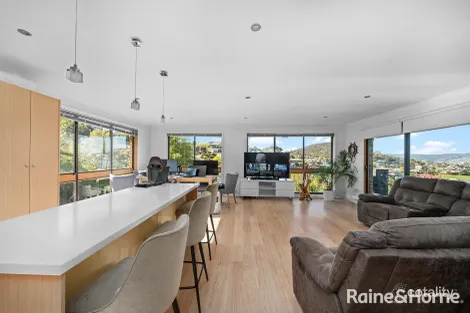 103 Karoola Rd, Lindisfarne, TAS 7015