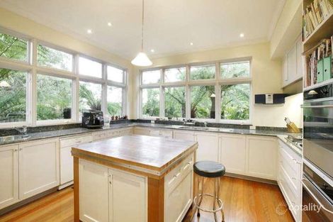 Property photo of 37-39 Huntingtower Road Armadale VIC 3143