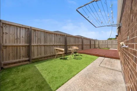Property photo of 31 Trijena Avenue Mickleham VIC 3064