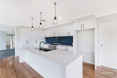 Property photo of 8 Royal Court Warrnambool VIC 3280