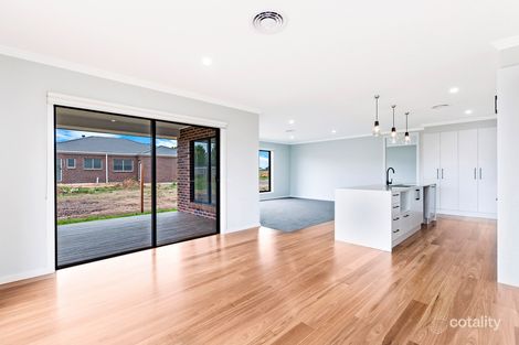 Property photo of 8 Royal Court Warrnambool VIC 3280