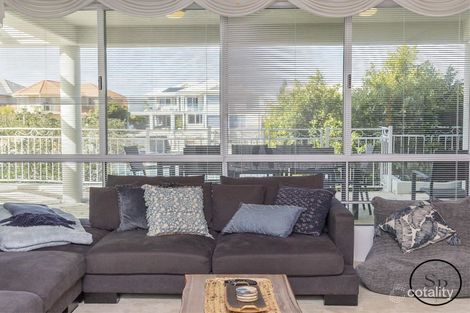 Property photo of 11 Reverie Mews Halls Head WA 6210