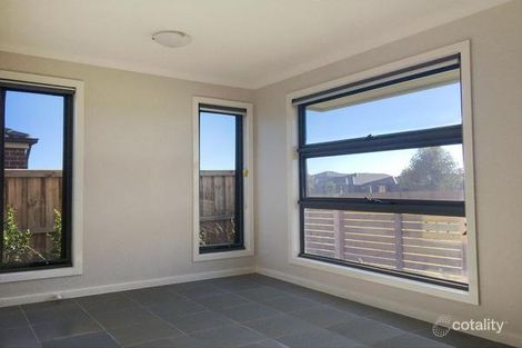 Property photo of 14 Queenie Way Cranbourne West VIC 3977
