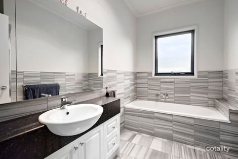 Property photo of 2/273 Bayview Road McCrae VIC 3938