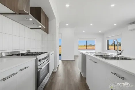 Property photo of 34 Mill Lane Rosedale VIC 3847