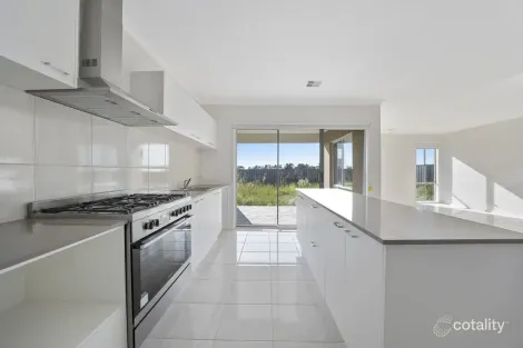 Property photo of 13 Altezze Drive Truganina VIC 3029