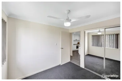 Property photo of 1 Gee Place Gracemere QLD 4702