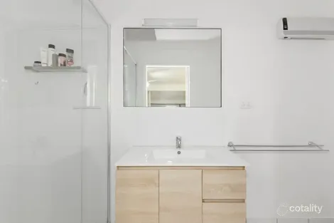 Property photo of 13/33-39 Hooker Boulevard Broadbeach Waters QLD 4218