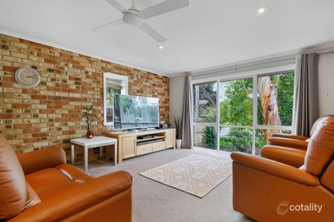 Property photo of 2 Collins Grove Croydon North VIC 3136