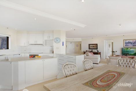 Property photo of 115/8 Admiralty Drive Surfers Paradise QLD 4217