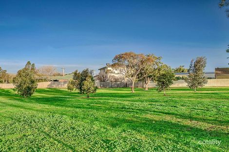 Property photo of 4 Heath Close Altona Meadows VIC 3028
