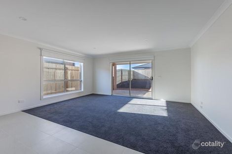 Property photo of 22 Gosse Crescent Brookfield VIC 3338