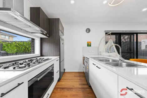 Property photo of 6 Emblem Street Tarneit VIC 3029