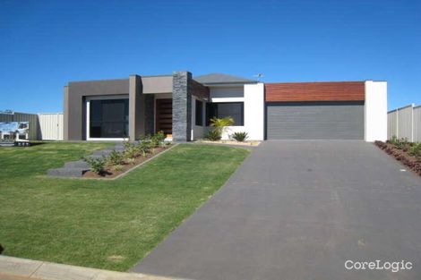 Property photo of 9 Morgan Place Emerald QLD 4720