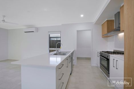 8 Tarsier St, Dakabin, QLD 4503