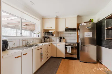 Property photo of 13 Mawson Drive Mawson ACT 2607