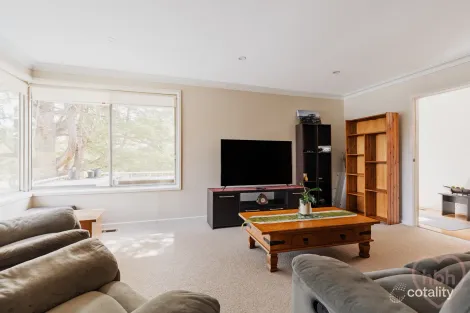 Property photo of 13 Mawson Drive Mawson ACT 2607