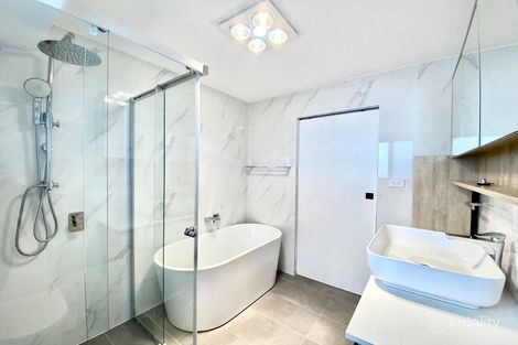 Property photo of 10 Skyfarmer Place Raby NSW 2566