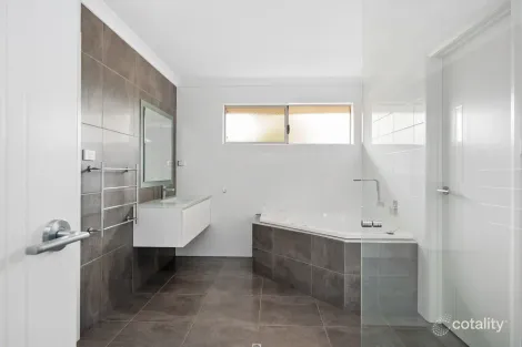 Property photo of 21 Yilkarri Parade Karlkurla WA 6430