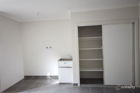 Property photo of 10 Risdon Circuit Tarneit VIC 3029