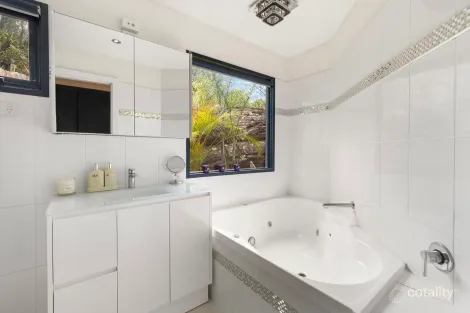 Property photo of 4A Wolbah Place Cromer NSW 2099