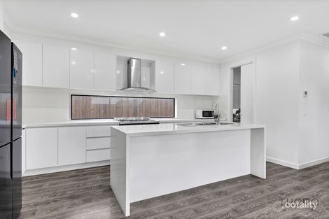 Property photo of 39 Sallybank Crescent Wollert VIC 3750