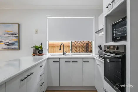 Property photo of 8 Kelvin Close Forest Lake QLD 4078