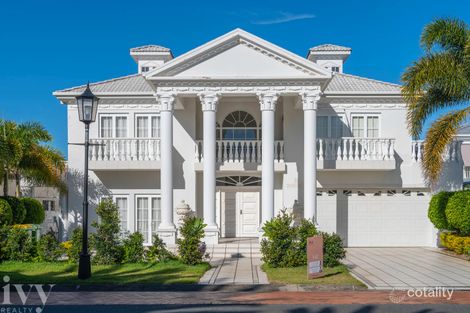 Property photo of 11 The Sovereign Mile Paradise Point QLD 4216