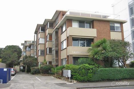 Property photo of 22/7 Alfred Square St Kilda VIC 3182